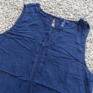 GAP very detailed blouse tank top